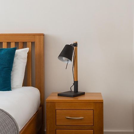 Victoria - Vincent Square By Viridian Apartments London Bagian luar foto